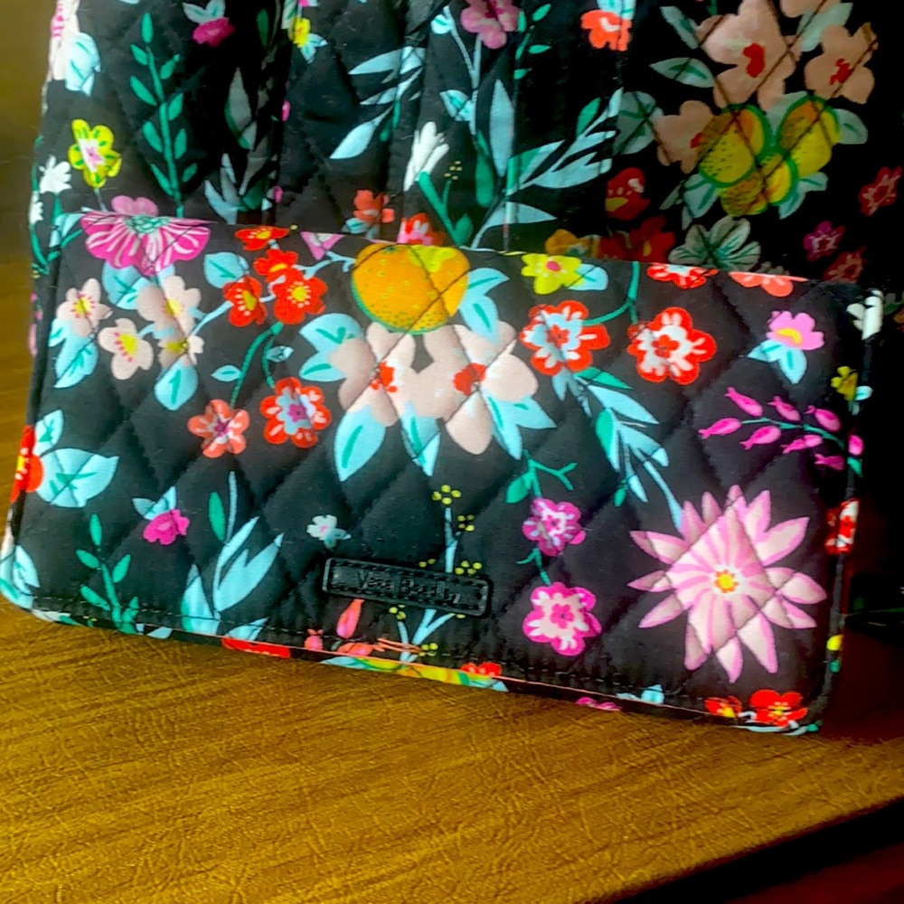 Vera Bradley Black Tangerine Twist pattern. Excellent condition